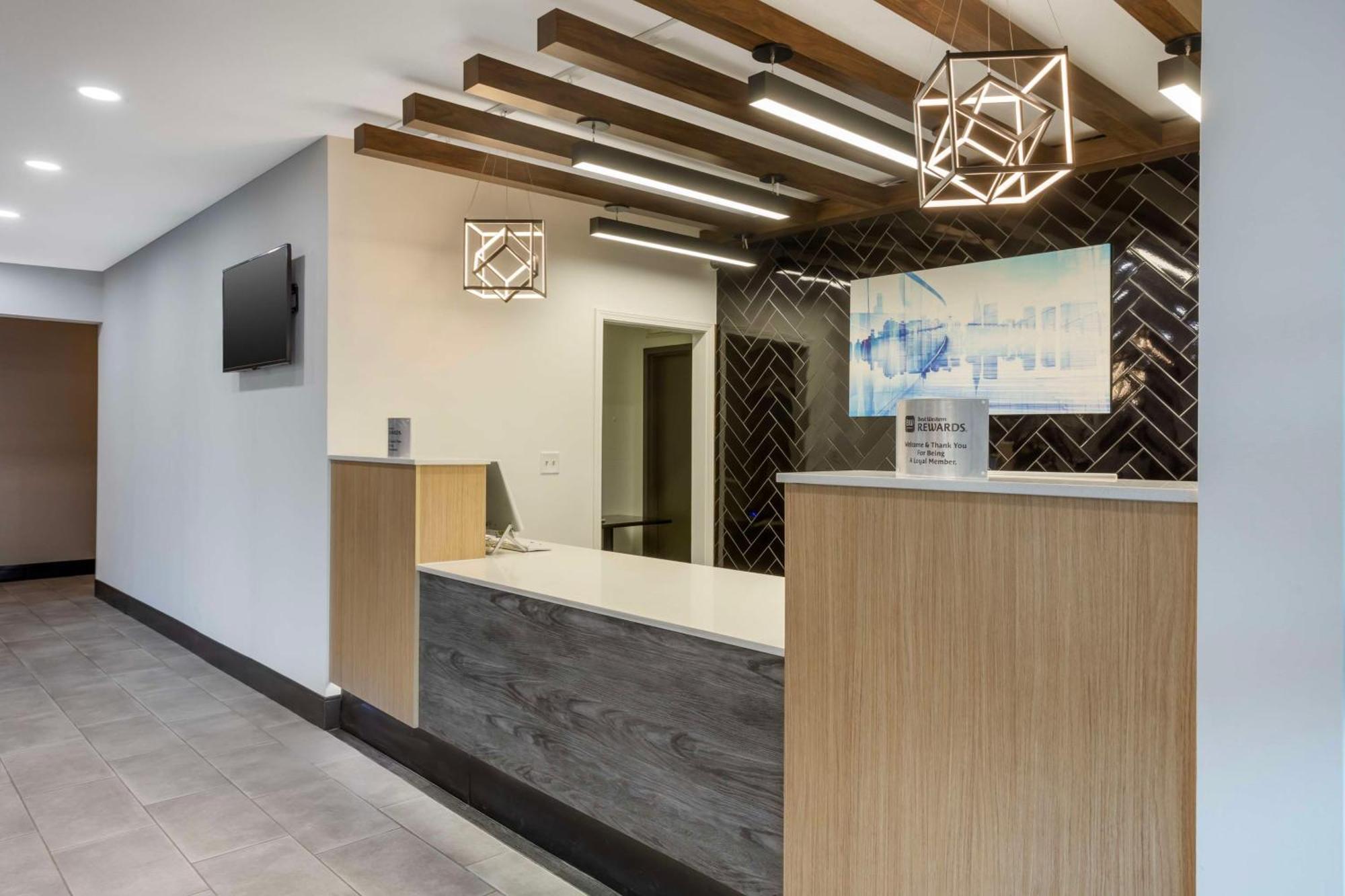 Best Western Plus Columbia Inn Экстерьер фото